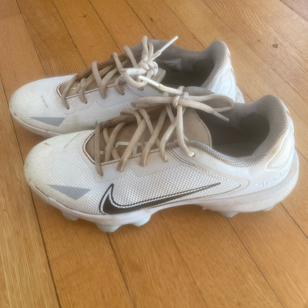Good condition Nike Force Trout 8 Pro MCS BG baseball cleats US Size 5